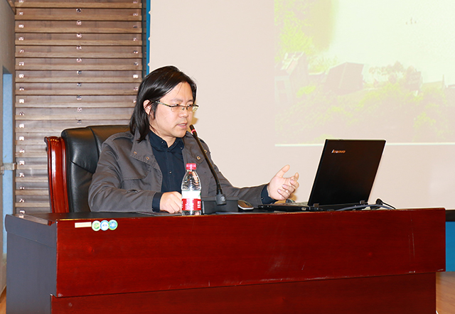 刘艺.jpg 刘艺.jpg