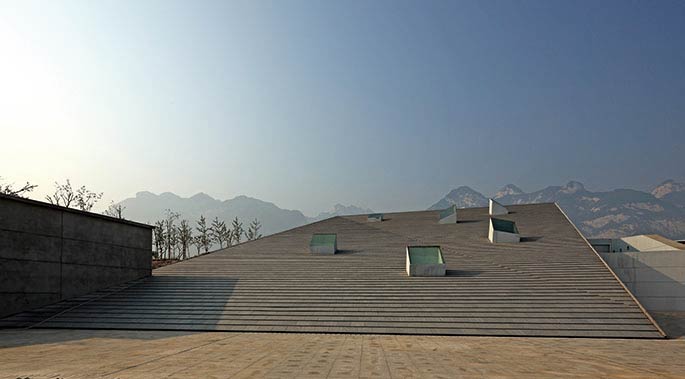 03东侧建筑北向屋面效果.jpg