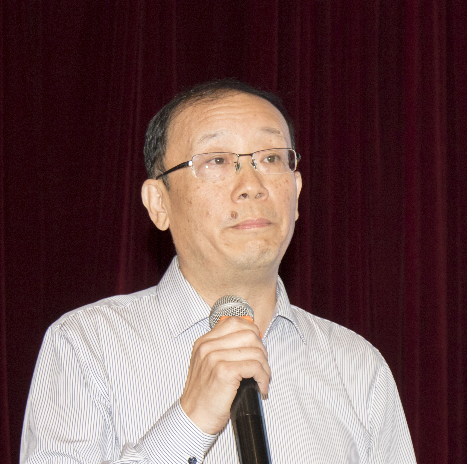 王海鹰.jpg